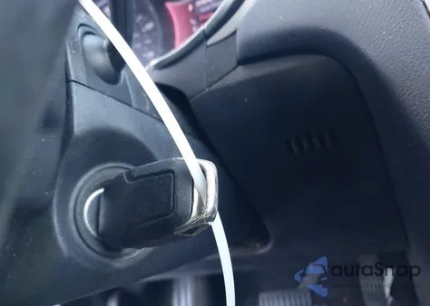 2013 Ford Fusion Hybrid Se z USA, uszkodzony, nr VIN 3FA6P0LU6DR201319